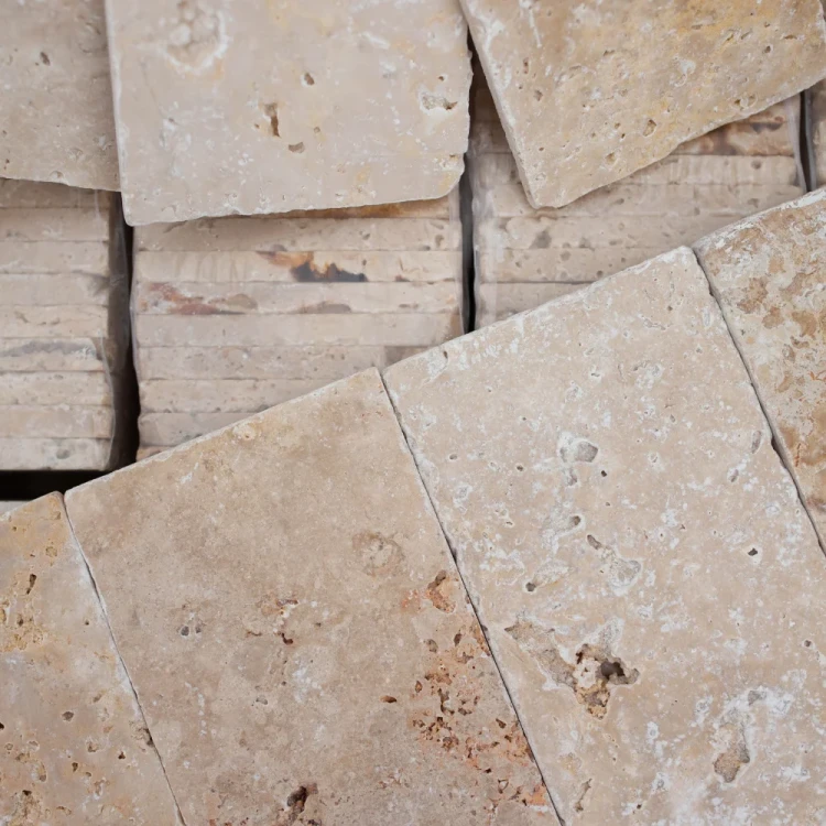 Bębnowane krawędzie i naturalne kolory trawertynu Blend Mix
