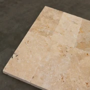 Pasy dekoracyjne z małych płytek trawertynowych Blend Mix